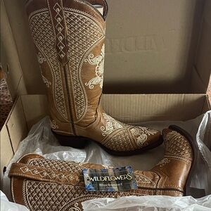 Wildflowers Tan Embroidered Leather Western Heeled Boots
